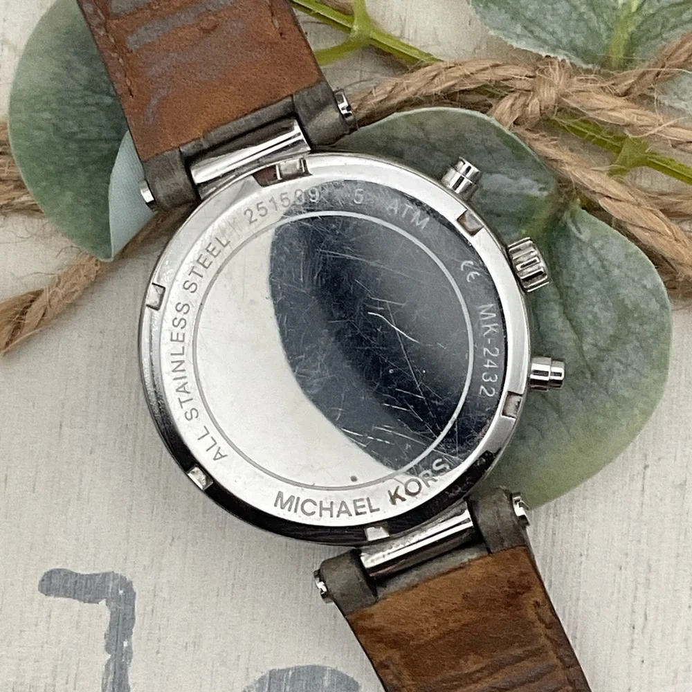 Michael Kors Sawyer Gray Leather Women’s watch all stainless‎ steel 251509 used